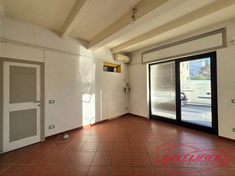 Immobile commerciale in Affitto a Capannori, zona Marlia, 400&euro;, 20 m²