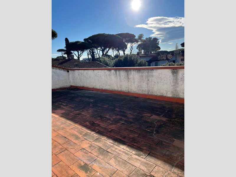 Quadrilocale in Vendita a Pisa, zona Tirrenia, 250'000€, 80 m², arredato, con Box