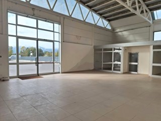 Capannone in Affitto a Porcari, 4'000&euro;, 400 m²