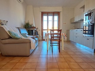 Trilocale in Vendita a Cecina, 189'000€, 70 m², arredato, con Box