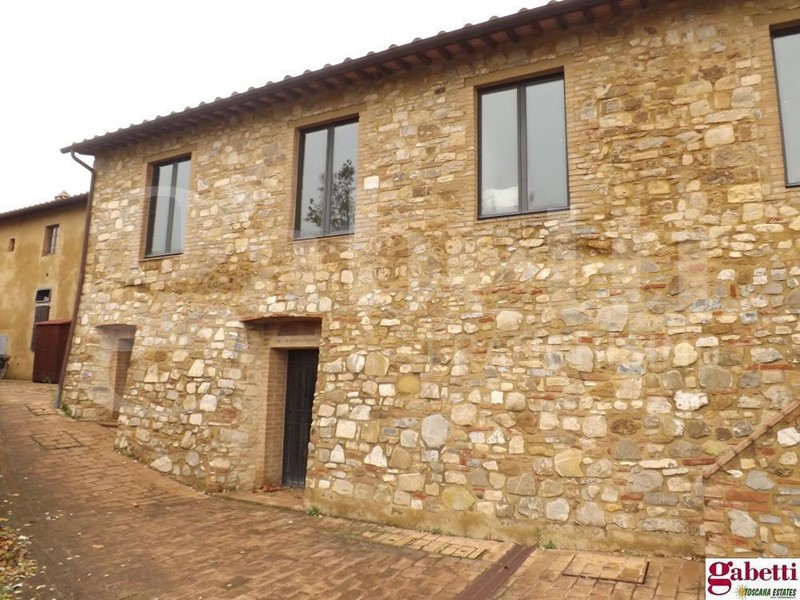 Casa Indipendente in Vendita a Poggibonsi, 335'000€, 223 m²