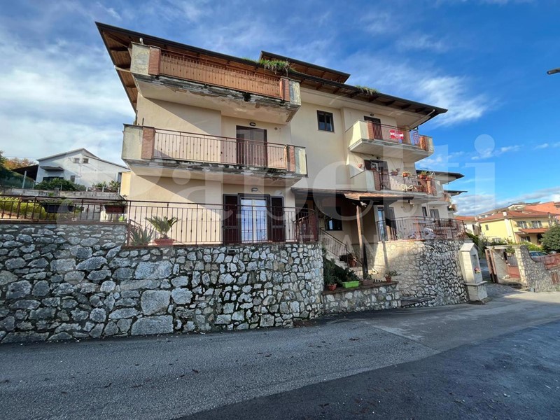 Trilocale in Vendita a Alvignano, 130'000&euro;, 91 m², con Box