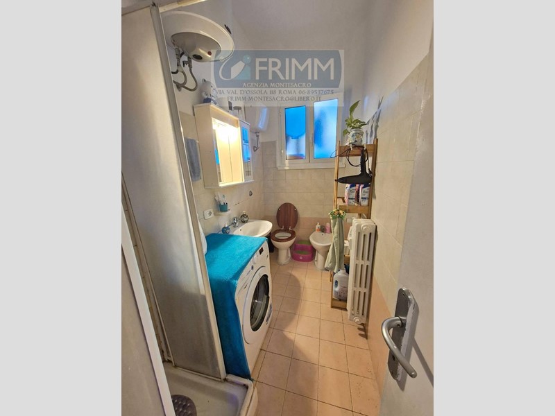 Bilocale in Vendita a Roma, 175'000€, 61 m²