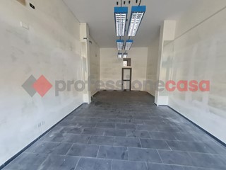 Negozio in Affitto a Scafati, 650&euro;, 48 m²