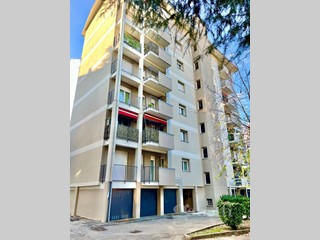 Trilocale in Vendita a Busto Arsizio, 145'000&euro;, 110 m², con Box