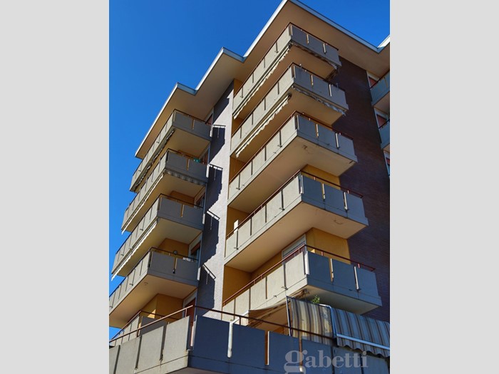 Bilocale in Vendita a Busto Arsizio, 115'000&euro;, 75 m², con Box