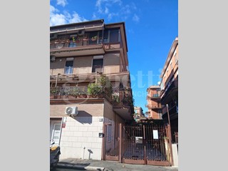 Bilocale in Vendita a Roma, 169'000€, 58 m², arredato