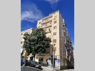 Trilocale in Vendita a Palermo, 95'000€, 80 m²