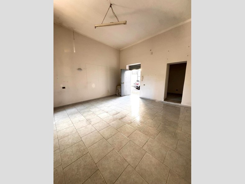 Ufficio in Affitto a Casoria, 350&euro;, 40 m²