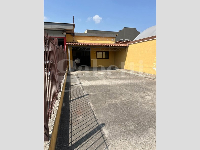 Negozio in Affitto a Vitulazio, 500&euro;, 65 m²