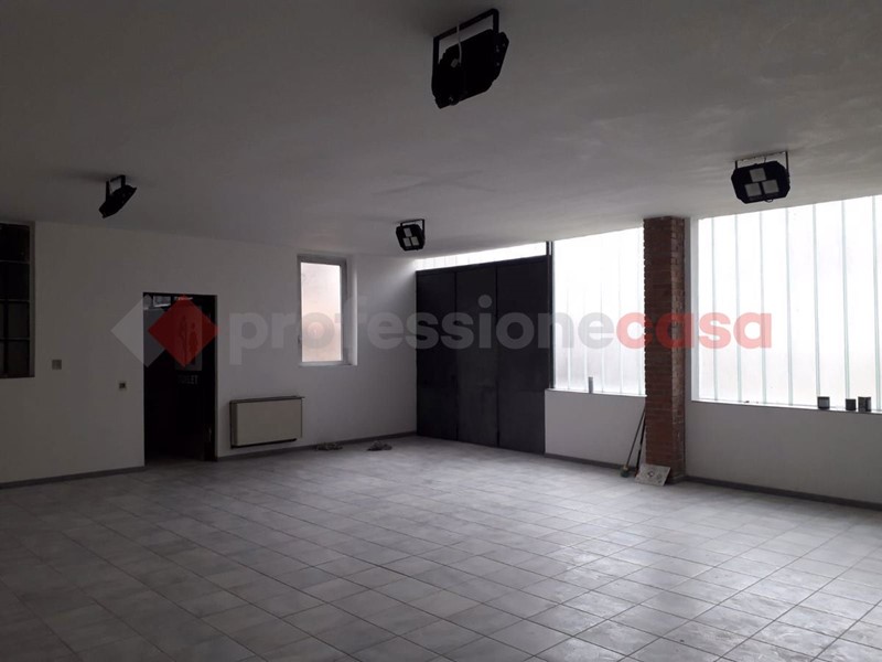 Laboratorio in Affitto a Parabiago, 1'200&euro;, 170 m²
