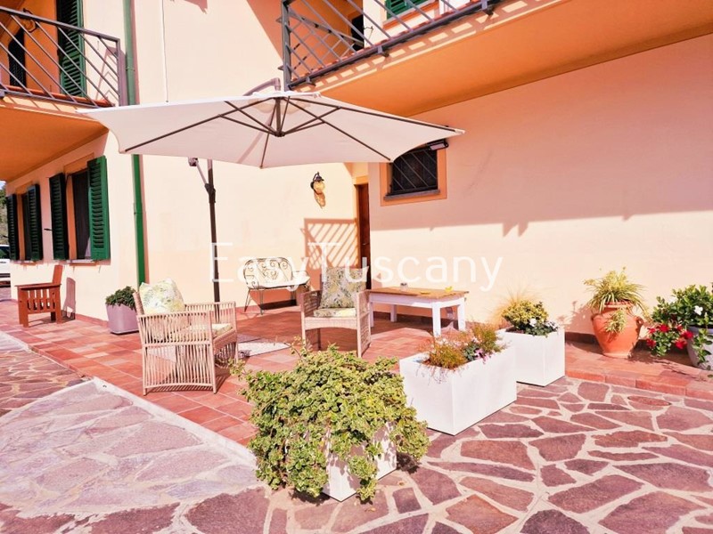 Casa Indipendente in Vendita a Montecarlo, 1'100'000&euro;, 380 m²