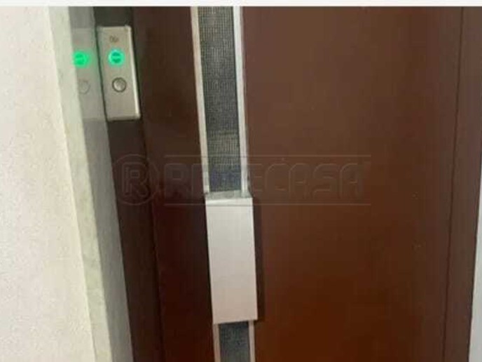 Appartamento in Vendita a Castelvetrano, 65'000&euro;, 120 m², con Box