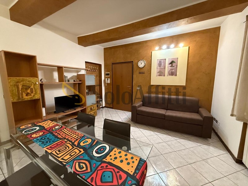 Bilocale in Affitto a Modena, zona Centro Storico, 680€, 55 m², arredato