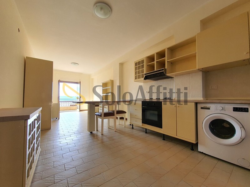 Monolocale in Affitto a Catanzaro, zona Mater Domini, 300€, 35 m², arredato