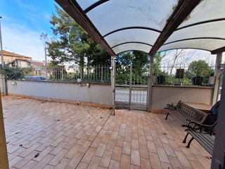 Quadrilocale in Vendita a Castelnuovo di Porto, 145'000&euro;, 80 m², con Box