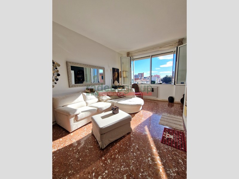 Appartamento in Vendita a Livorno, zona Ardenza, 540'000&euro;, 150 m², con Box