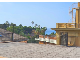 Trilocale in Vendita a Rapallo, 450'000&euro;, 100 m², arredato