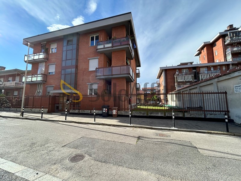 Trilocale in Affitto a Collegno, zona Centro, 800&euro;, 80 m²