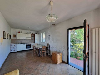 Casa Indipendente in Vendita a Ventimiglia, zona Seglia, 200'000&euro;, 430 m²