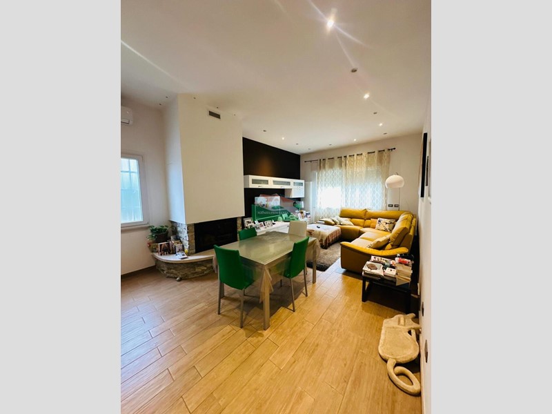 Casa Indipendente in Vendita a Ravenna, 360'000&euro;, 263 m², arredato, con Box