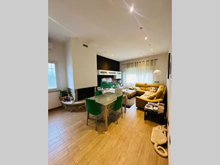 Casa Indipendente in Vendita a Ravenna, 360'000&euro;, 263 m², arredato, con Box