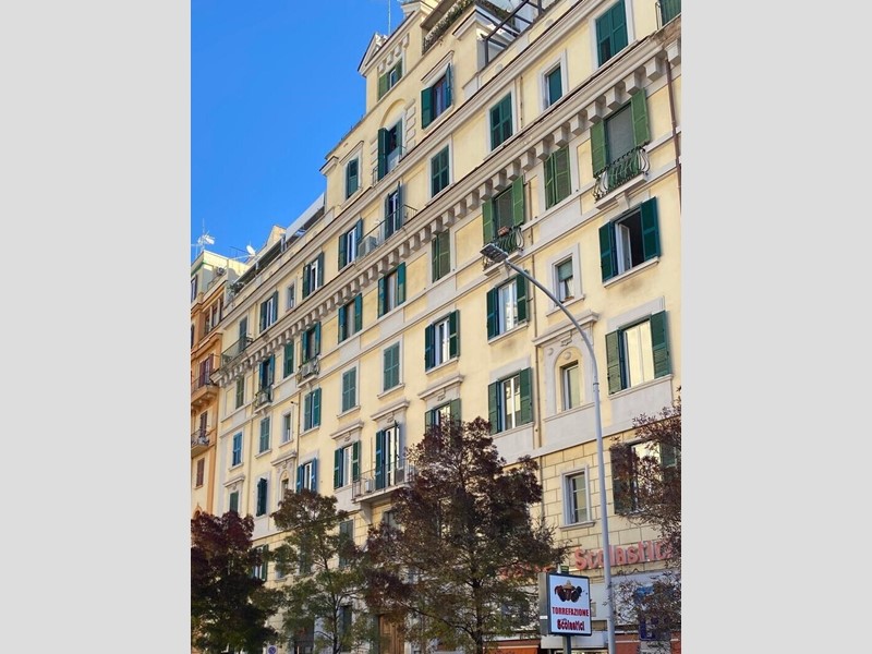 Quadrilocale in Vendita a Roma, zona Re di Roma, 530'000€, 110 m²