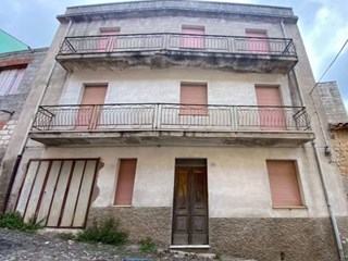 Villa in Vendita a Cuglieri, 55'000&euro;, 156 m²