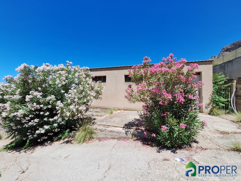 Terreno edificabile in Vendita a Terrasini, 285'000€, 24000 m²