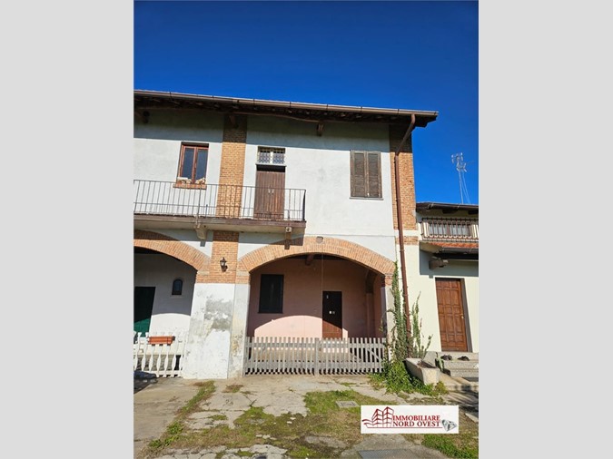 Casale in Vendita a Sedriano, 185'000&euro;, 140 m²