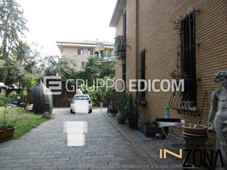 Villa in Vendita a Bovisio Masciago, 288'750&euro;, 459 m²