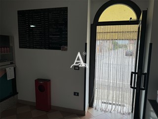 Negozio in Vendita a Isola Rizza, 50'000€, 50 m²