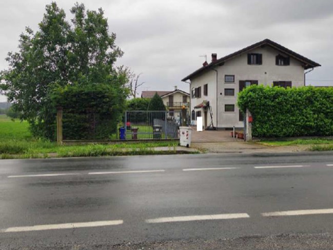 Villa bifamiliare in Vendita a Avigliana, 237'000&euro;, 226 m²