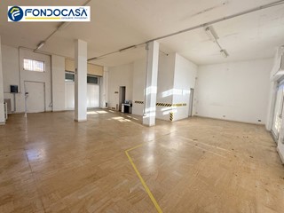 Immobile commerciale in Affitto a Albisola Superiore, 980&euro;, 120 m²