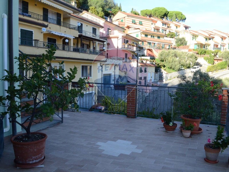 Appartamento in Vendita a Casarza Ligure, 420'000&euro;, 200 m²