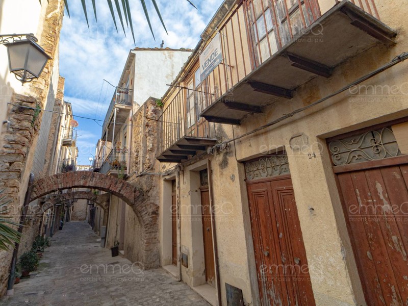 Casa Indipendente in Vendita a Castelbuono, 165'000€, 205 m²