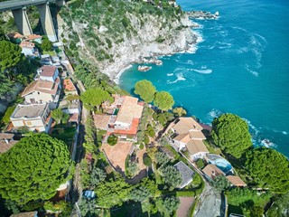 Villa in Vendita a Stalettì, 1'250'000€, 4000 m², con Box