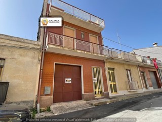 Villa in Vendita a Canicattini Bagni, 74'000€, 270 m²