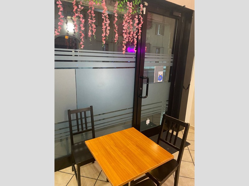 Attività commerciale in Vendita a Legnano, 49'500&euro;, 70 m²