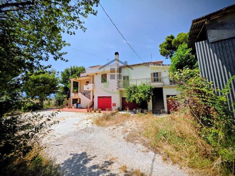 Casa Semi Indipendente in Vendita a Offida, 85'000&euro;, 180 m²