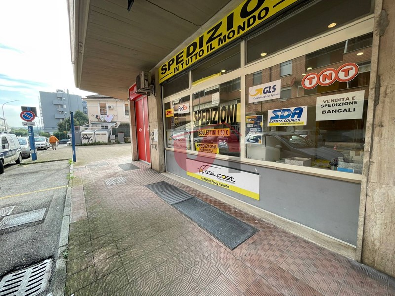 Immobile commerciale in Vendita a Benevento, 135'000€, 70 m²