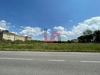 Terreno industriale in Vendita a Benevento, 280'000€, 6500 m²