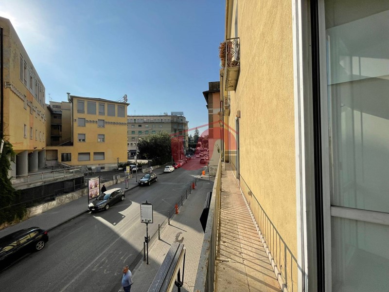 Ufficio in Vendita a Benevento, 495'000€, 380 m²