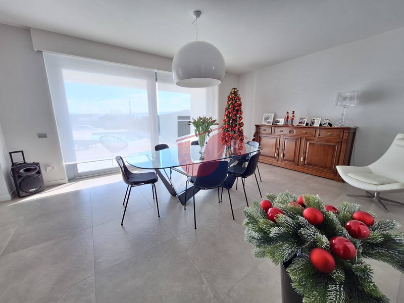 Villa in Vendita a Benevento, 425'000€, 220 m²