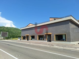 Immobile commerciale in Vendita a Roccabascerana, 1'590'000&euro;, 1260 m²
