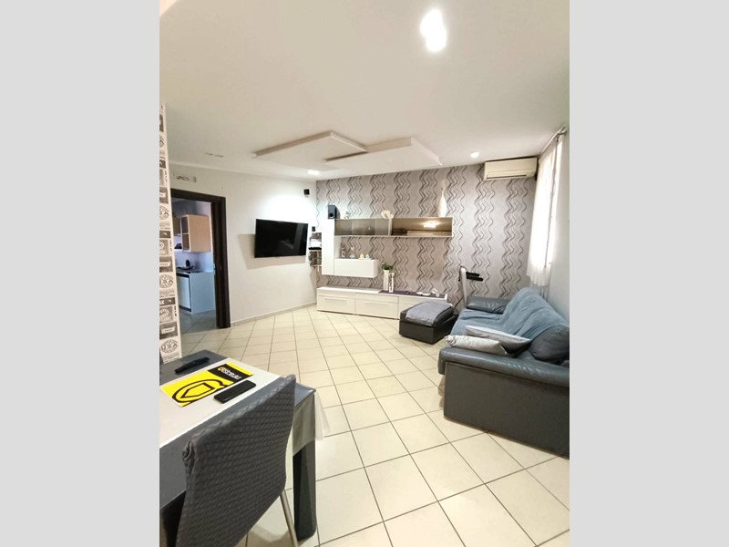 Trilocale in Vendita a Brusciano, 148'000&euro;, 85 m²