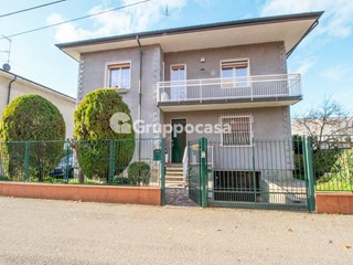 Casa Semi Indipendente in Vendita a Magenta, 385'000&euro;, 225 m²