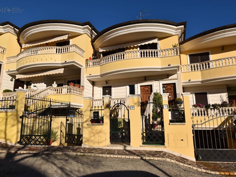 Appartamento in Vendita a Nereto, 160'000&euro;, 140 m²