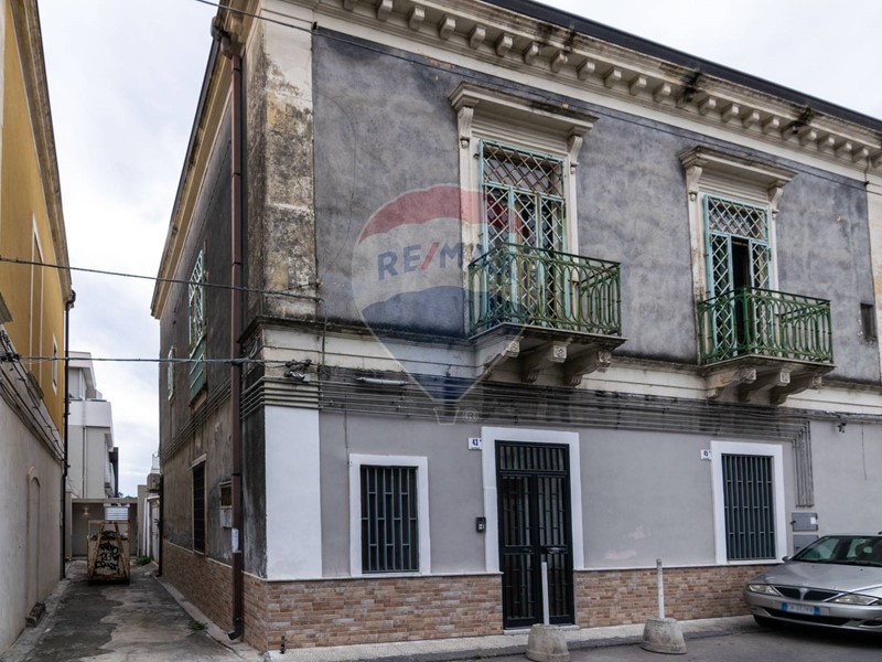 Casa Semi Indipendente in Vendita a Catania, 100'000&euro;, 146 m²