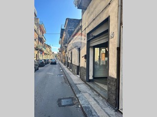 Negozio in Vendita a San Giovanni la Punta, 78'000&euro;, 90 m²